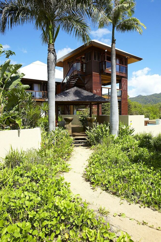 Villa Lotus House