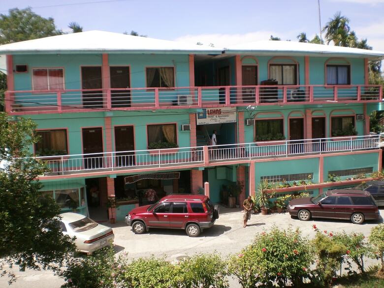 Lehns Hotel & Apartments