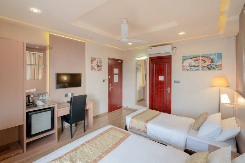 Hotel Three Inn