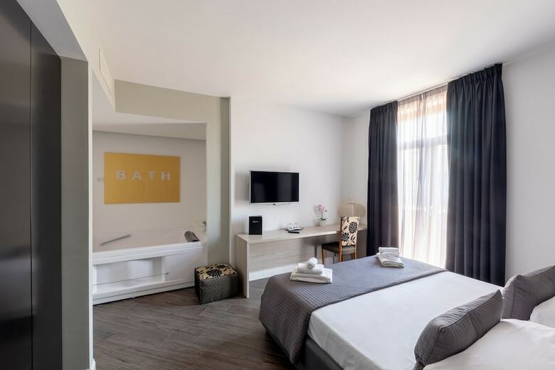 Bed & Breakfast Blue Inn Luxury Suites