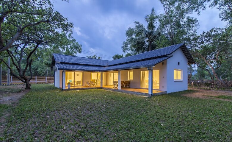 Cashew Cashew Villa