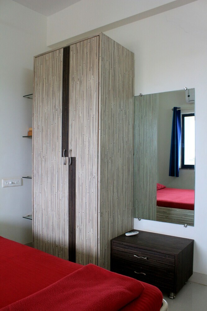 Modern Apartment With Terrace - Cm001