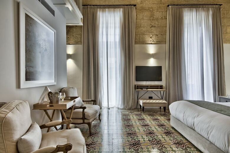 Hotel 66 Saint Pauls & Spa
