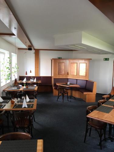 Hotel Khara's Steakhouse