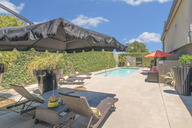 The Greens Hotel - Del Paso Blvd