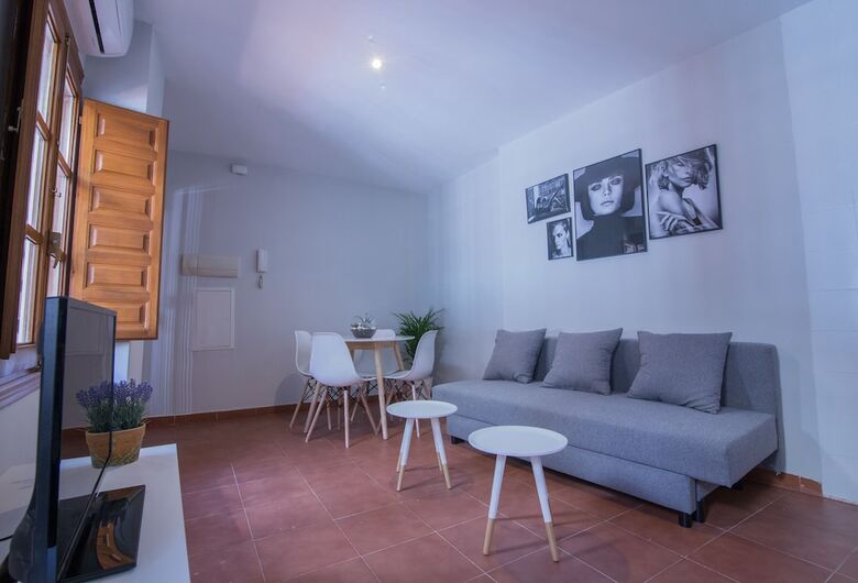 Apartamentos Nahira Suites 3000