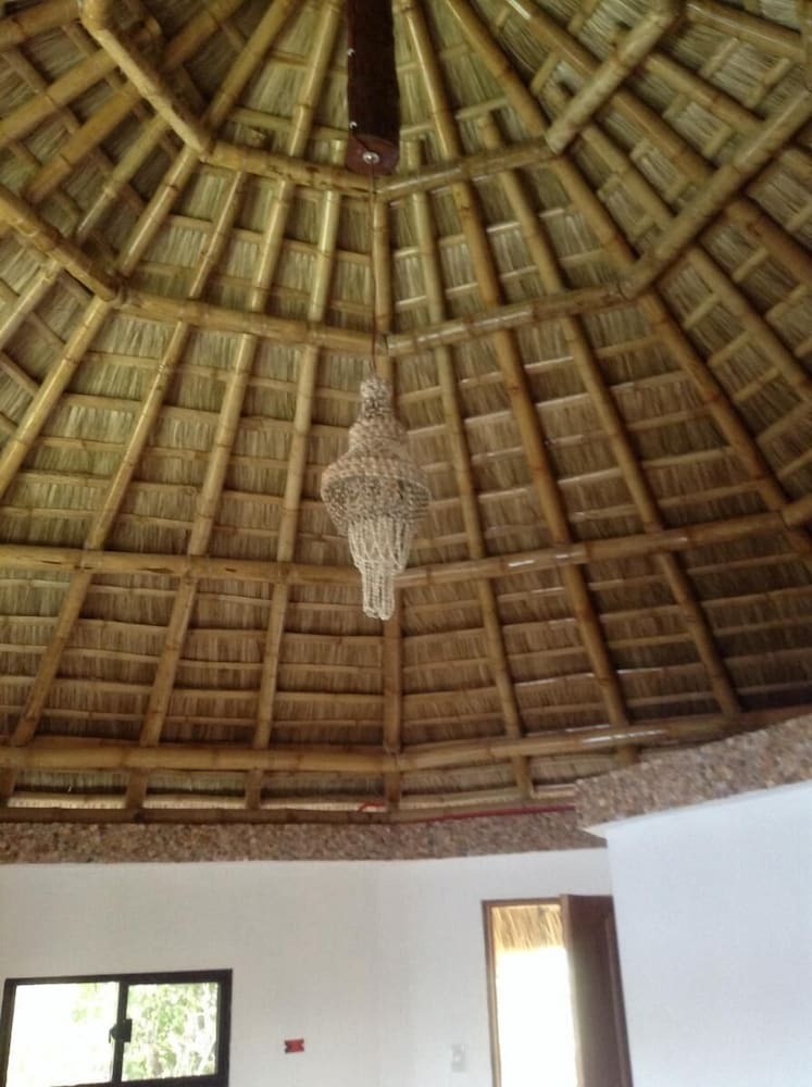 Hotel Iris Island Eco Resort