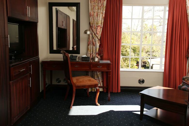 Village Ridge Boutique Hotel