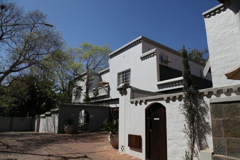 Village Ridge Boutique Hotel