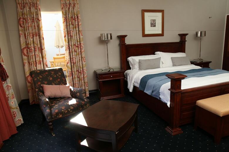 Village Ridge Boutique Hotel