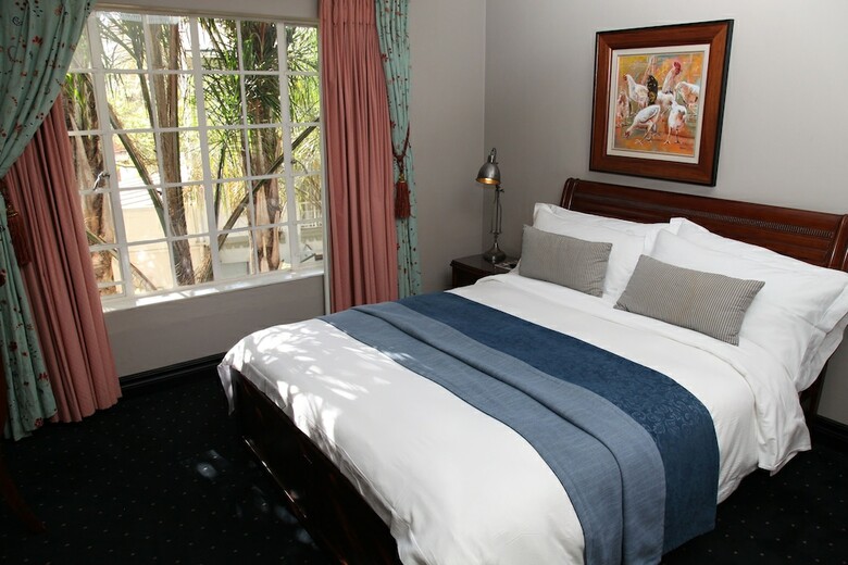 Village Ridge Boutique Hotel
