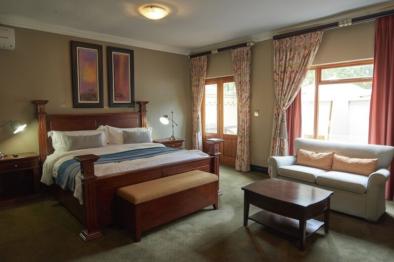 Village Ridge Boutique Hotel