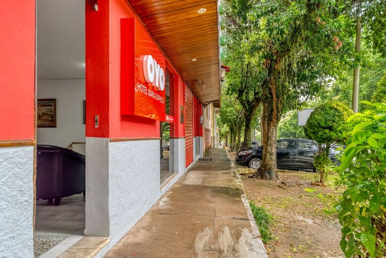 Hotel Oyo Mara Express