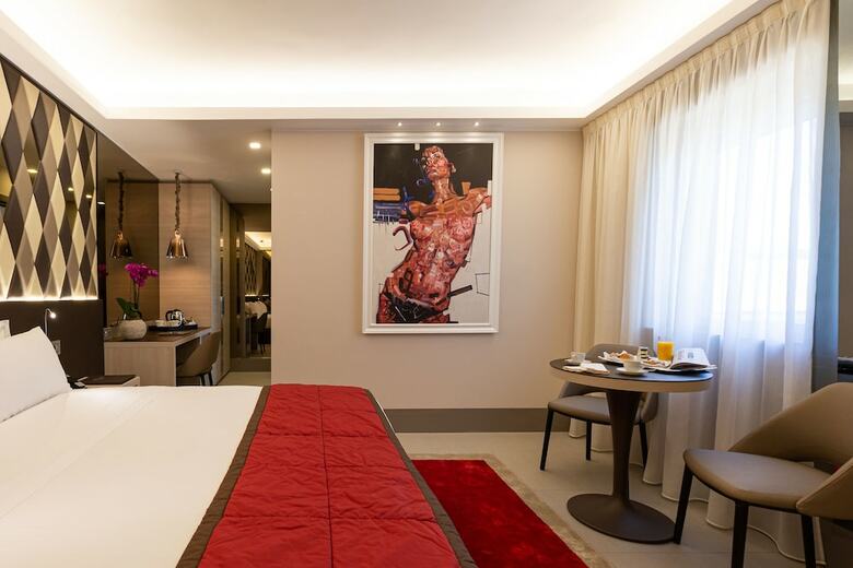 Harry's Bar Trevi Hotel & Restaurant