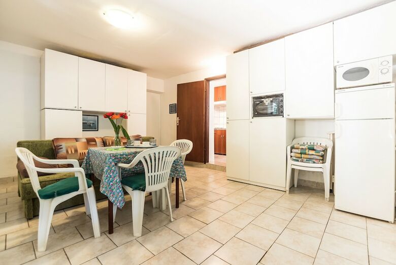 Apartments Kiwi Karin