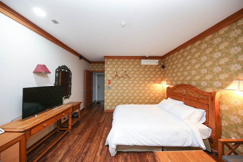 Suanbo Hotel Screen