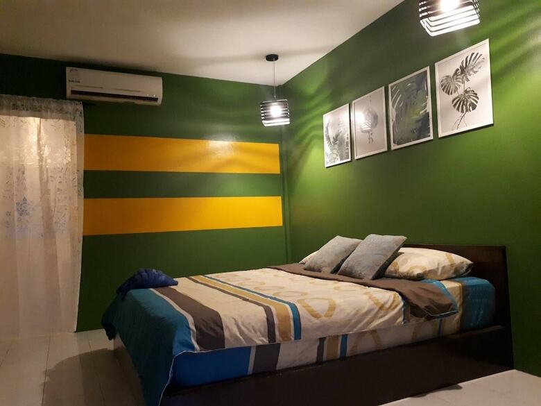Hotel Insook Ko Larn Guesthouse