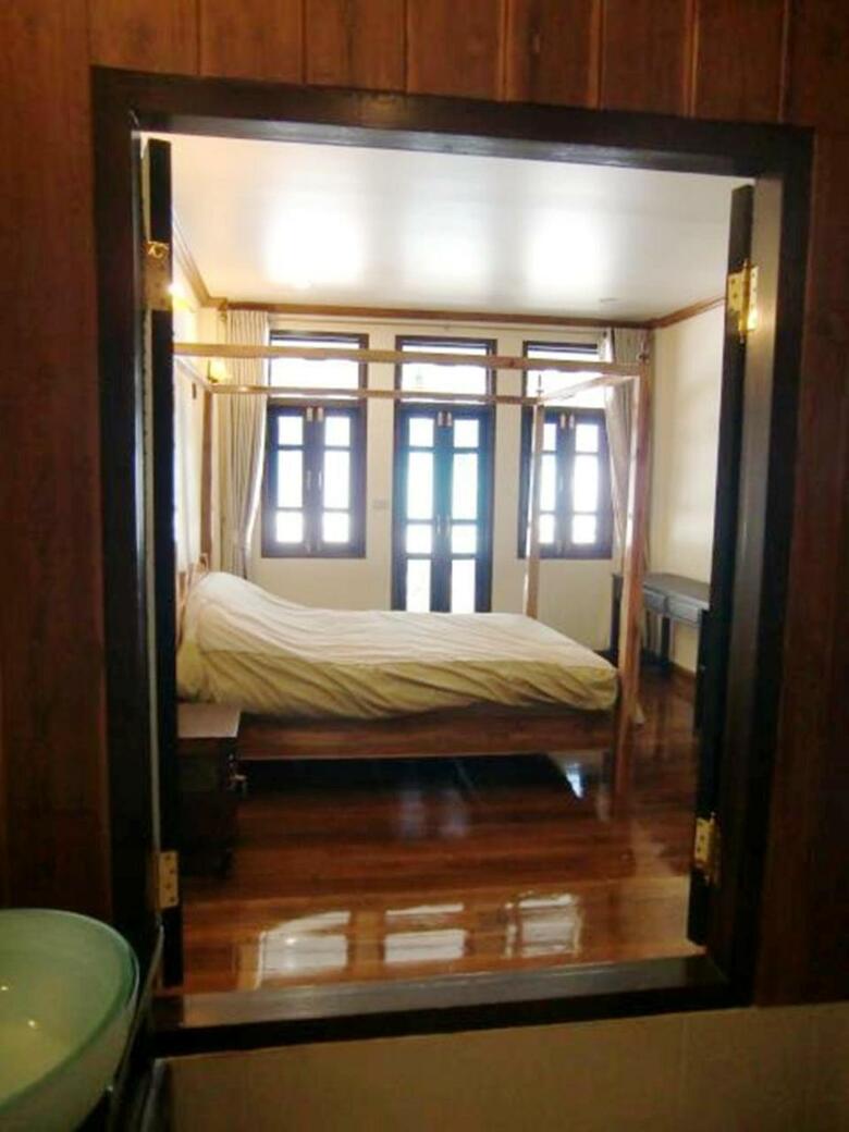 Hotel The Royal Thatien Village