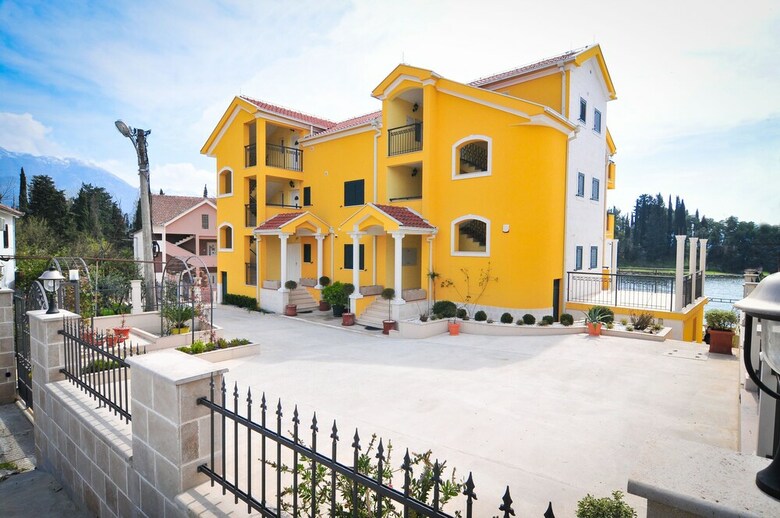 Pontus Luxury Apartments