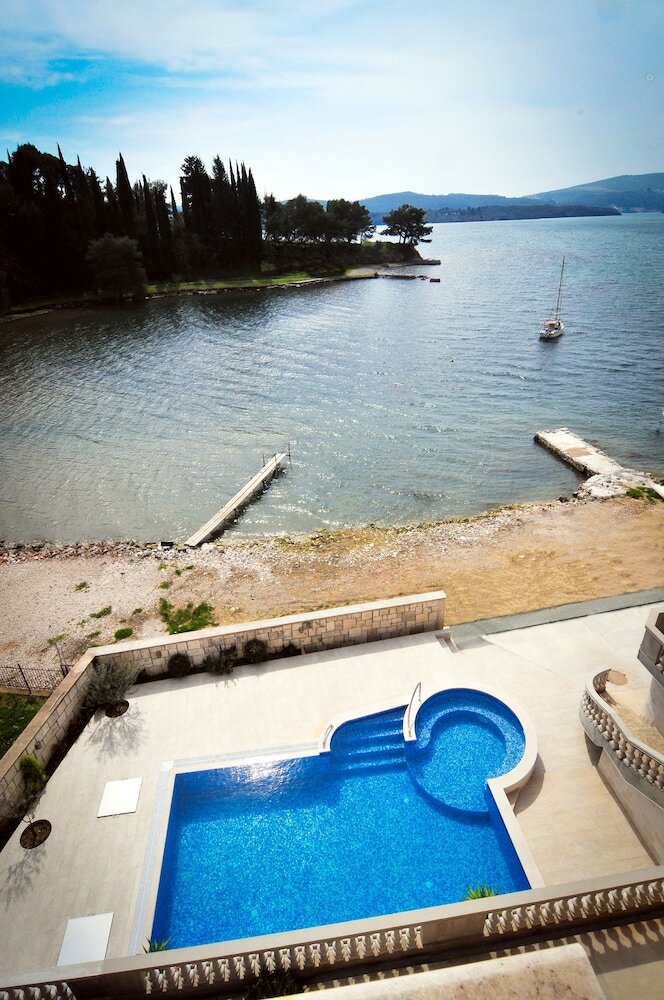 Pontus Luxury Apartments