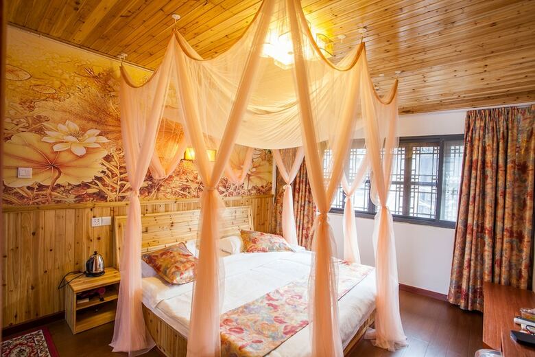 Hotel Wuzhen Helan Bridge Inn