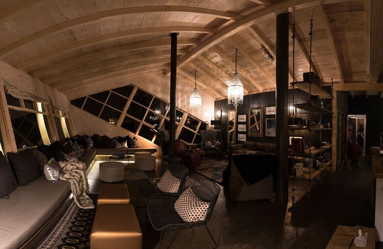 Hotel Shipwreck Lodge