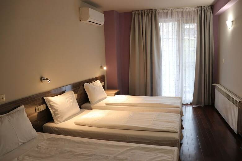 Roots Hotel & Wine Bar