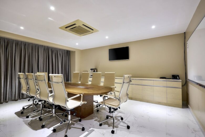 Protea Hotel By Marriott Kampala Skyz
