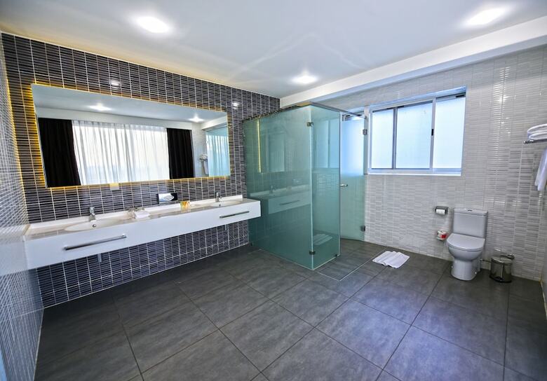 Protea Hotel By Marriott Kampala Skyz