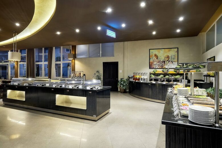 Protea Hotel By Marriott Kampala Skyz