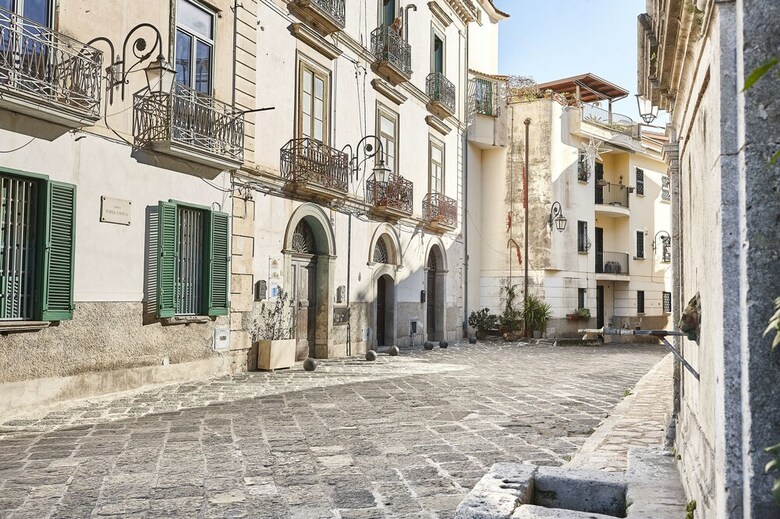Specchio Apartment