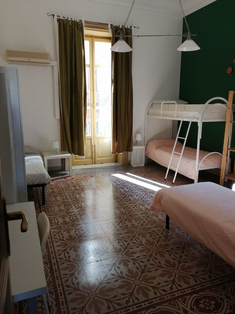 Hostal Jonathan Hostel & Guesthouse