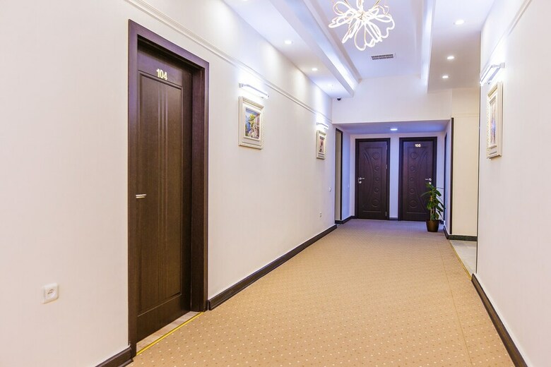 Deluxe City Hotel