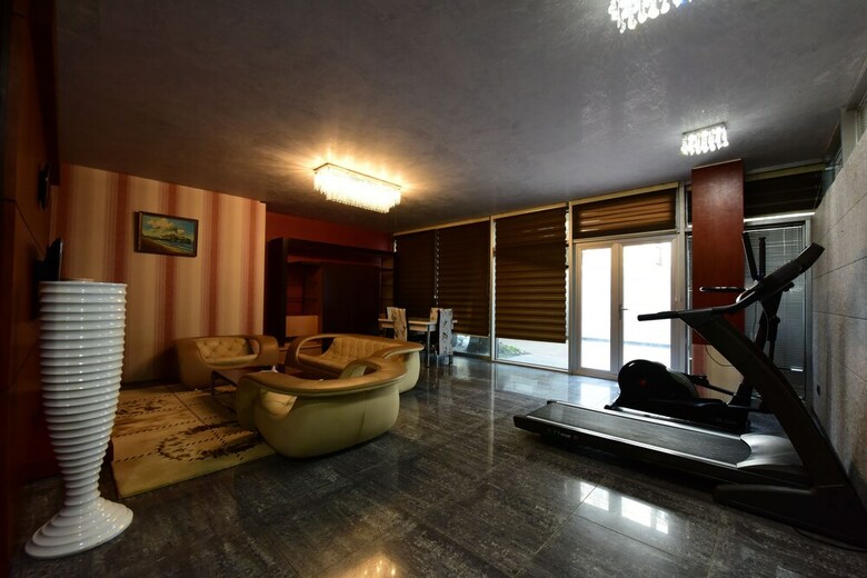 Deluxe City Hotel