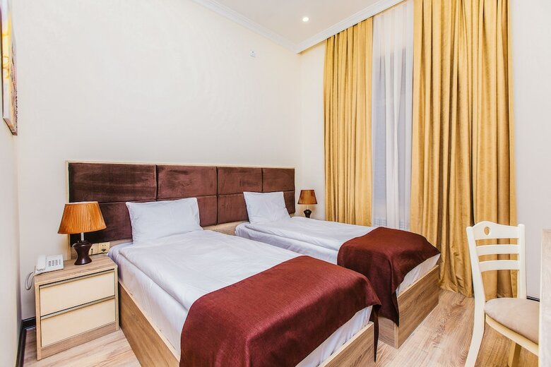 Deluxe City Hotel