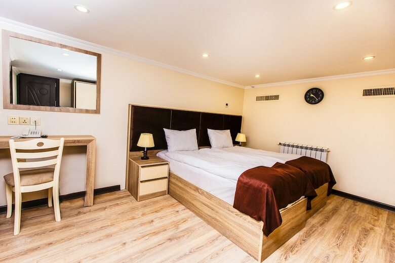 Deluxe City Hotel