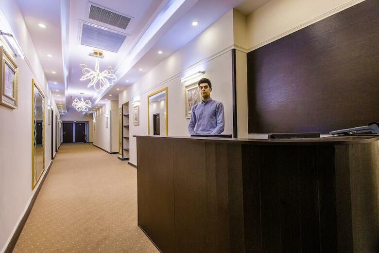 Deluxe City Hotel