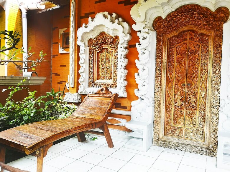 Bed & Breakfast Lovina Palace