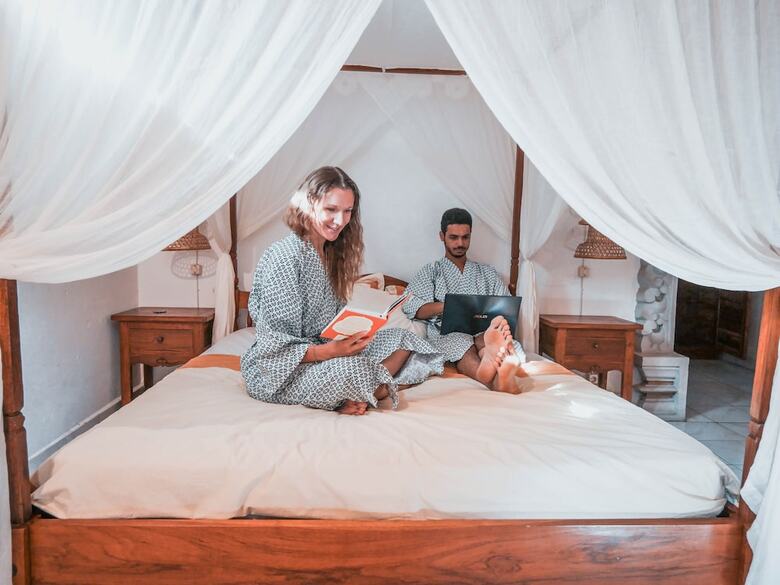 Bed & Breakfast Lovina Palace