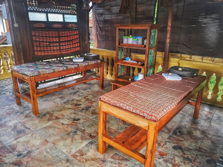 Bed & Breakfast Lovina Palace