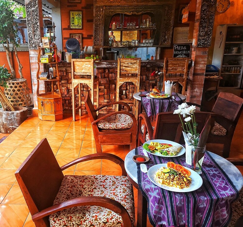 Bed & Breakfast Lovina Palace