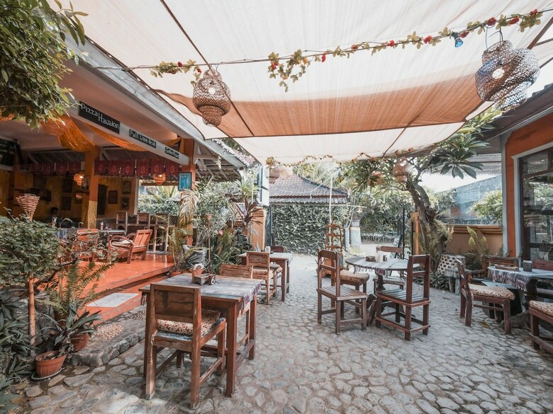 Bed & Breakfast Lovina Palace