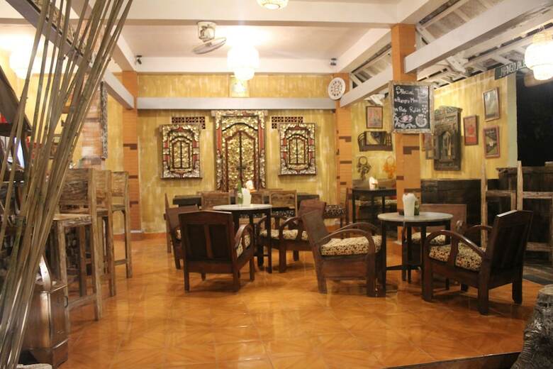 Bed & Breakfast Lovina Palace
