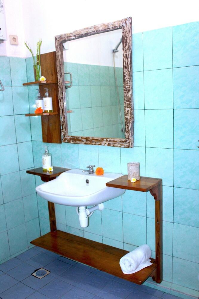 Bed & Breakfast Lovina Palace