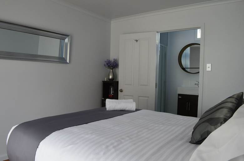 Motel Tongariro Springs Boutique Suites