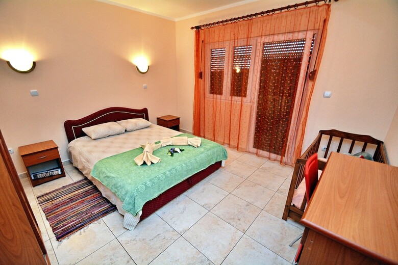 Apartments Dinko Zifra