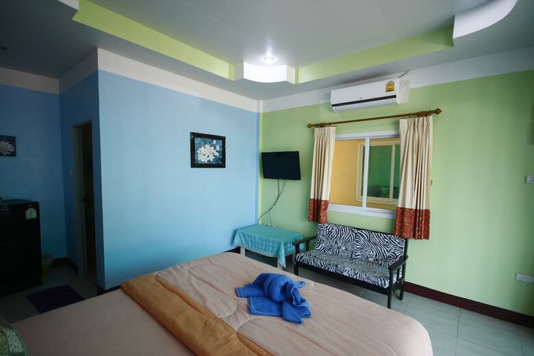 Hotel Baan Coconut At Koh Larn