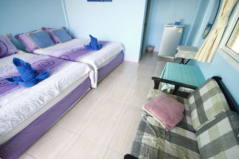 Hotel Baan Coconut At Koh Larn