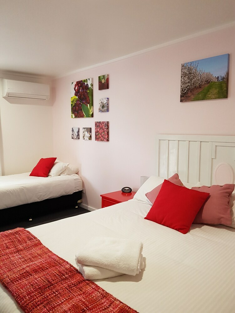 Town House Motor Inn