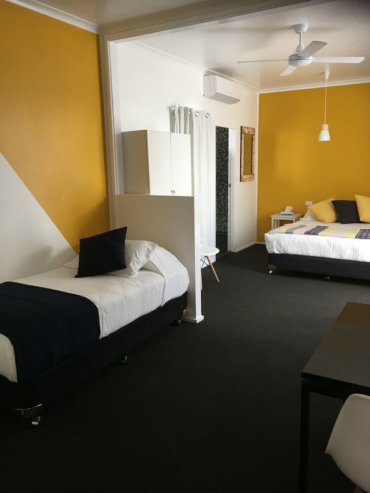 Town House Motor Inn